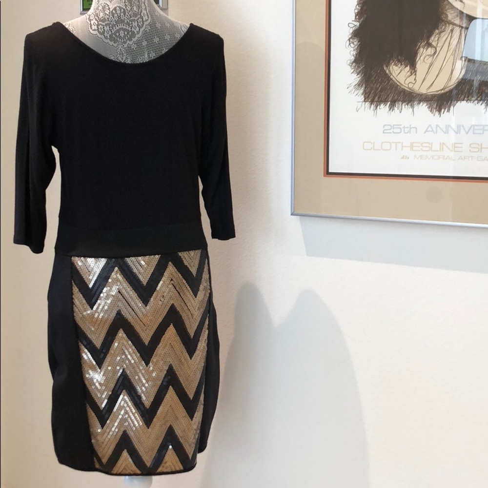SEQUINED BODYCON DRESS. NW0T.